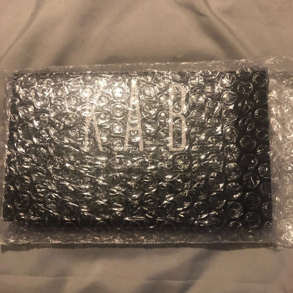 NEW KAB Day Night palette